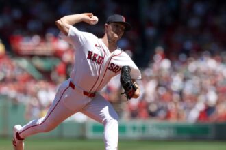 Red Sox tie historic 13-game winning streak and Yamamoto pitches the first complete game of his career | De Último Minuto English