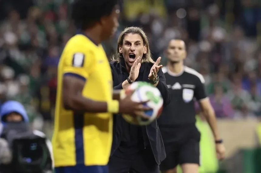 "Ecuador's head coach announces his departure: "Since we did not fulfill what we promised, we are not going to continue"" | De Último Minuto English
