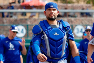 Alfonzo debuts in the Major Leagues amidst the pain of losing his sister and stepmother in Venezuela | De Último Minuto English