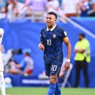 Mbappé surpasses Messi as the all-time top scorer in World Cups and leads the Golden Boot | De Último Minuto English