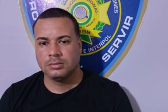 Man arrested after admitting to faking theft of over US$33,000 from his home | De Último Minuto English