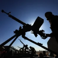 Houthis claim to have attacked two Saudi oil tankers in the Red Sea | De Último Minuto English
