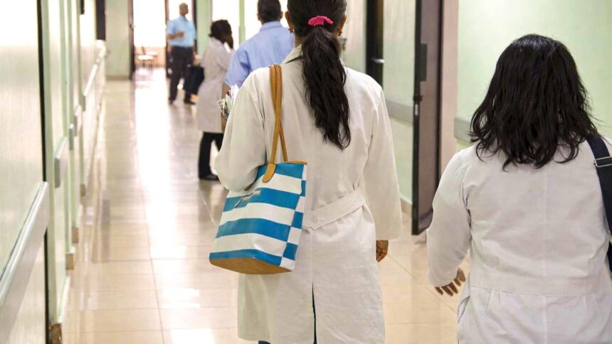 Experts assure that the new Penal Code does not prosecute doctors for their professional work | De Último Minuto English