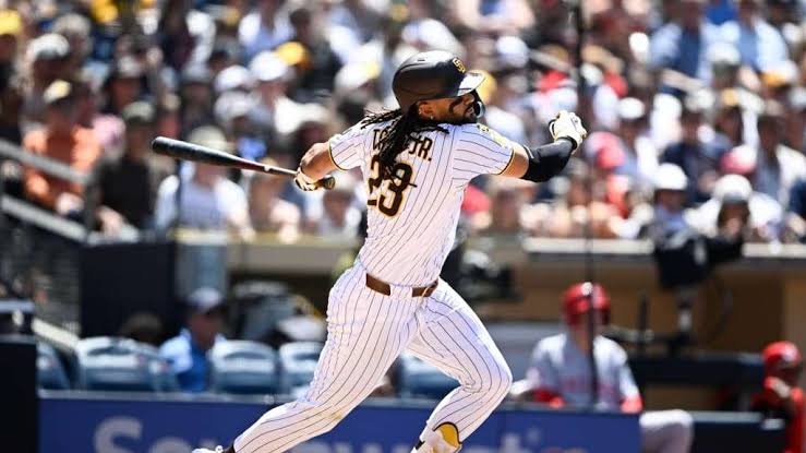 Tatis Jr. hits the longest home run of the season and leads the Padres' victory over Atlanta | De Último Minuto English