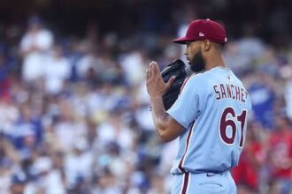 Cristopher Sánchez suffers a rough outing against Kansas City and sees his ERA rise | De Último Minuto English
