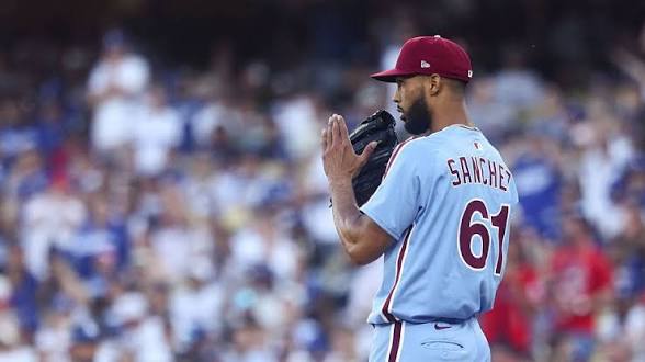 Cristopher Sánchez suffers a rough outing against Kansas City and sees his ERA rise | De Último Minuto English