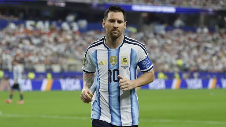 Argentina survives the Cape Verde scare and advances to the round of 16 with a decisive goal from Messi | De Último Minuto English