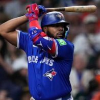 Vladimir Guerrero Jr.'s bat worries Toronto at a key moment of the season | De Último Minuto English