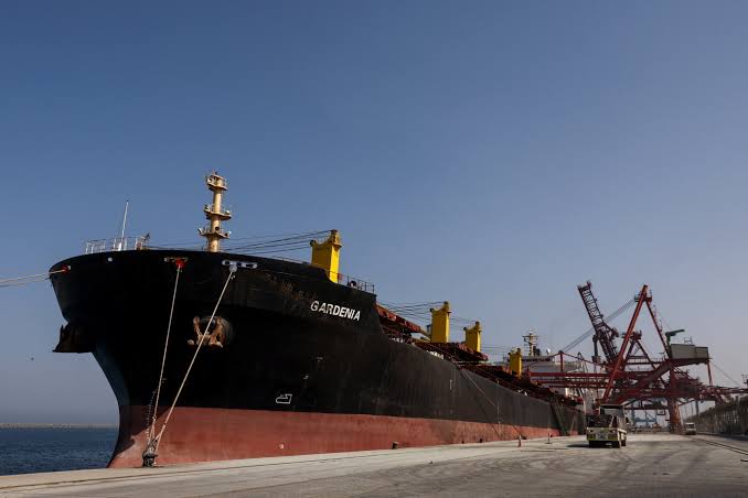 Texas oil rises 3.25% after Iran announces the closure of the Strait of Hormuz | De Último Minuto English