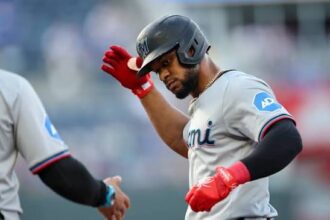 Yordan Álvarez and Otto López are named Players of the Week in Major League Baseball | De Último Minuto English