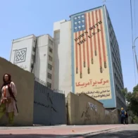 U.S. launches a wave of attacks against Iran for the fifth consecutive day | De Último Minuto English