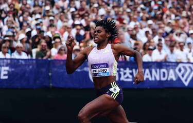 Marileidy Paulino maintains her unbeaten streak by conquering the London Diamond League | De Último Minuto English