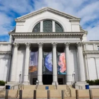 The Trump Administration accuses the Smithsonian of “activism” and supporting illegal immigration | De Último Minuto English