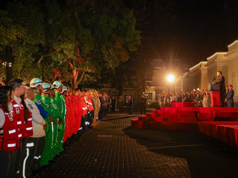 Bukele honors 452 Salvadorans for humanitarian mission in Venezuela