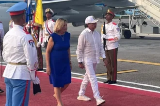 Petro lands in Havana to meet with Díaz-Canel on his final official trip | De Último Minuto English