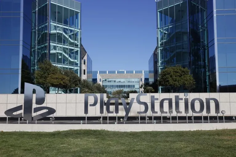 "PlayStation's announcement regarding the end of physical discs stirs the gaming community" | De Último Minuto English