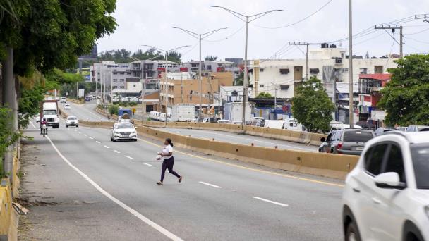 Section of km 10½ of the Las Américas Highway to close tonight due to work on a new pedestrian bridge | De Último Minuto English