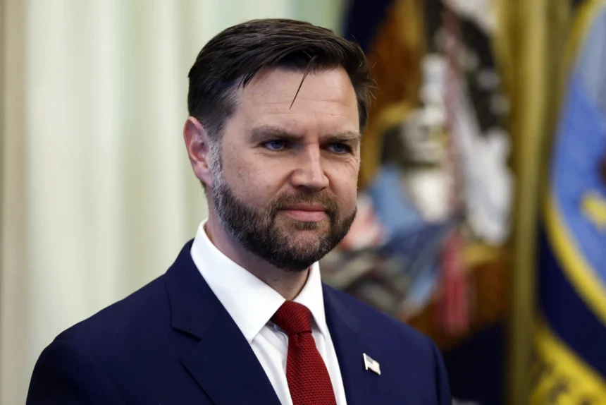 "Vance says Iran's denials of contacts with the US are a "negotiation tactic"" | De Último Minuto English