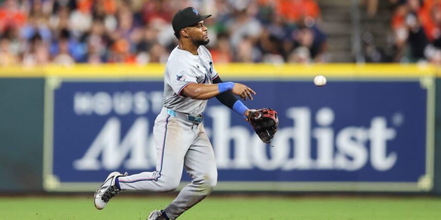 Marlins execute the first triple play of the Major League Baseball season | De Último Minuto English
