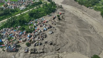 VIDEOS: Severe flooding in Nepal leaves at least 95 dead and causes casualties in Tibet | De Último Minuto English