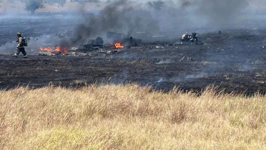 Two U.S. soldiers killed after Army Apache helicopter crashes in Texas | De Último Minuto English