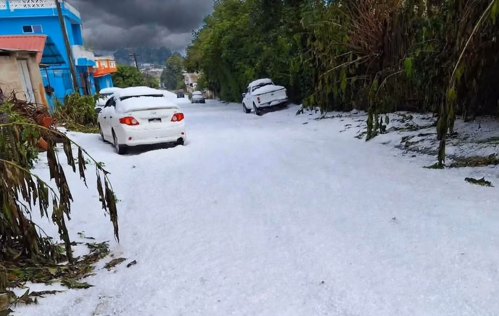 ¿Snow in Guatemala? Heavy hailstorm surprises the western region of the country | De Último Minuto English