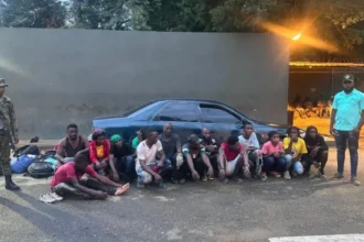 Army intercepts vehicle with 14 undocumented Haitians in Santiago | De Último Minuto English