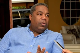 Tony Peña Guaba supports Santiago Matías' proposal to extend nightlife | De Último Minuto English