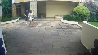 Luxury apartments robbed in broad daylight as thieves enter through front doors
