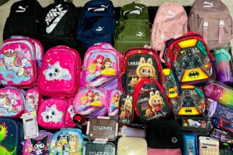 Backpacks range from RD$695 to RD$6,477 and lunchboxes from RD$730 to RD$1,370 | De Último Minuto English