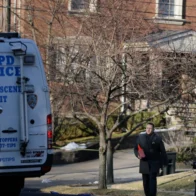 Woman tied up, robbed of $343,000 during violent home invasion in the Bronx