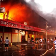 A fire affects the main market of Santa Cruz, the most populous region of Bolivia | De Último Minuto English
