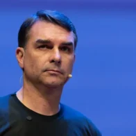 The Brazilian Justice system resolves the obstacles that prevented the registration of Flávio Bolsonaro's candidacy | De Último Minuto English