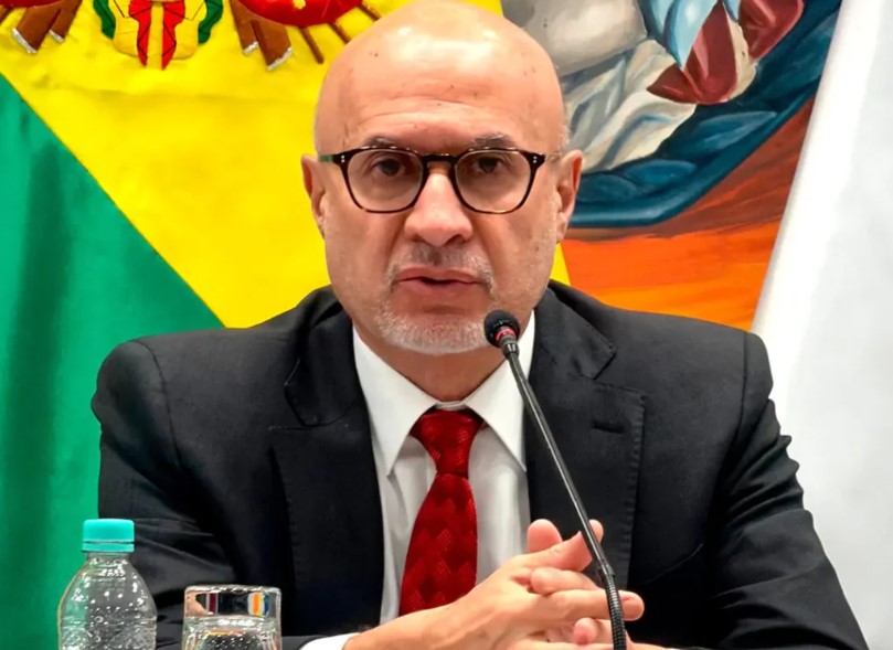 Paz replaces the Minister of the Presidency and proposes him as Bolivia's ambassador to the OAS | De Último Minuto English