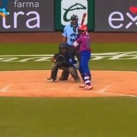 His bat was checked at the Kids Caribbean Series and he responded with a home run | De Último Minuto English