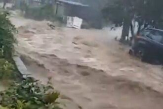 VIDEO: Flash floods and landslide hit China as heavy rains continue