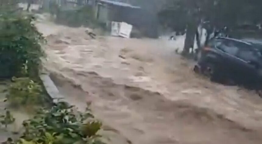 VIDEO: Flash floods and landslide hit China as heavy rains continue