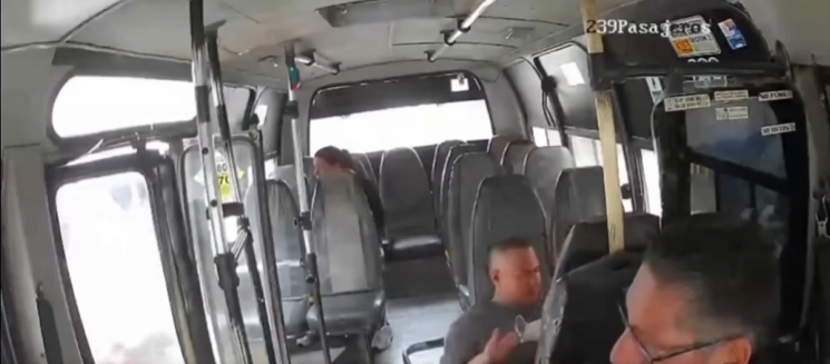 Bus door accidentally helps save motorcyclist’s life in Colombia