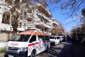 At least 2 dead and 7 injured after a bomb explodes on a minibus on the outskirts of Damascus | De Último Minuto English