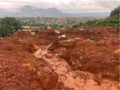 At least 30 dead and 22 injured after a landslide at a landfill in Guinea-Conakry | De Último Minuto English