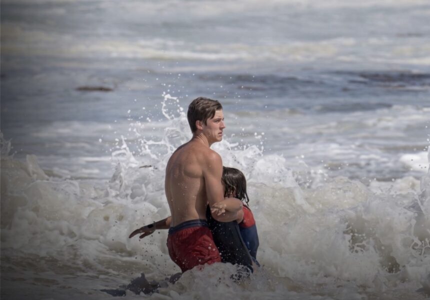 Teen lifeguard recounts dramatic ocean rescue in Santa Cruz | De Último Minuto English