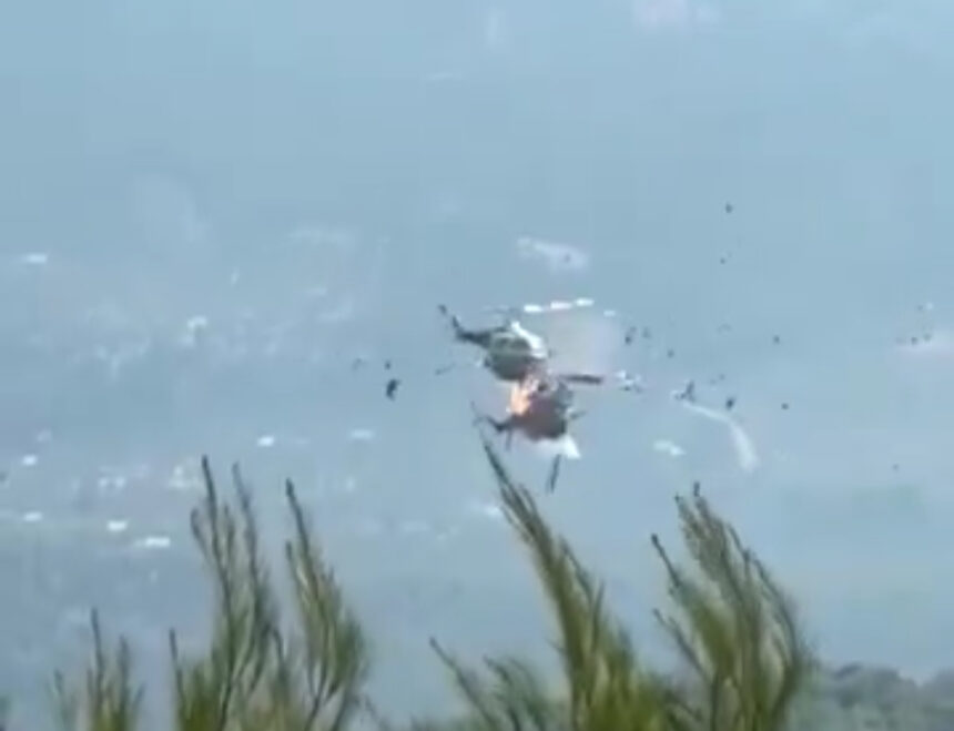 Two firefighting helicopters collide during wildfire operation in Greece | De Último Minuto English
