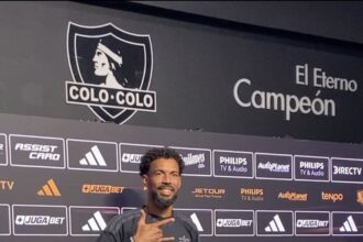Vozinha encourages children to dream big during Colo Colo presentation | De Último Minuto English