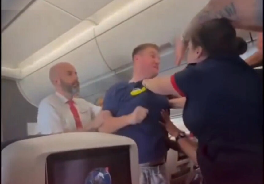Drunk passenger clashes with British Airways crew on flight to Las Vegas | De Último Minuto English