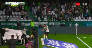 Jacy Maranhão falls down stadium access during celebration, but goal is disallowed | De Último Minuto English