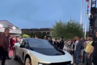 Ferrari’s first electric car sells for record $40 million at auction | De Último Minuto English