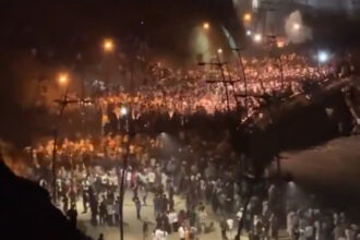VIDEO: Tension rises at Ceuta border as migrants gather in attempt to enter Spain | De Último Minuto English