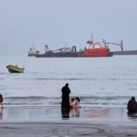 Trump says he likes the idea of declaring the Strait of Hormuz U.S. territory | De Último Minuto English