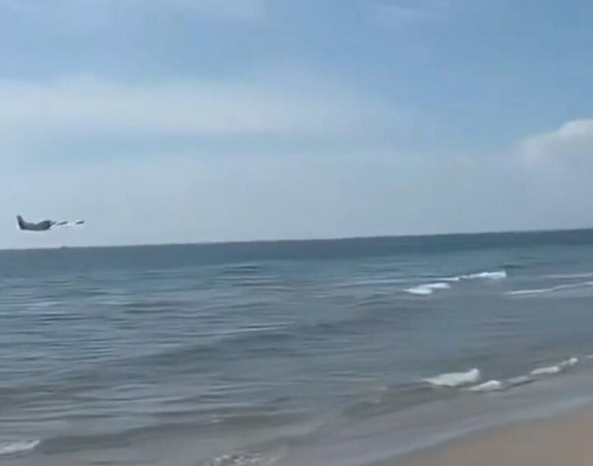 VIDEO: Emergency landing off Boca Raton, Florida: pilot rescued unharmed | De Último Minuto English