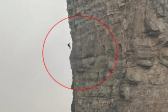 Mountaineer rescued after spending 12 hours suspended 2,000 meters above the ground in Italy | De Último Minuto English